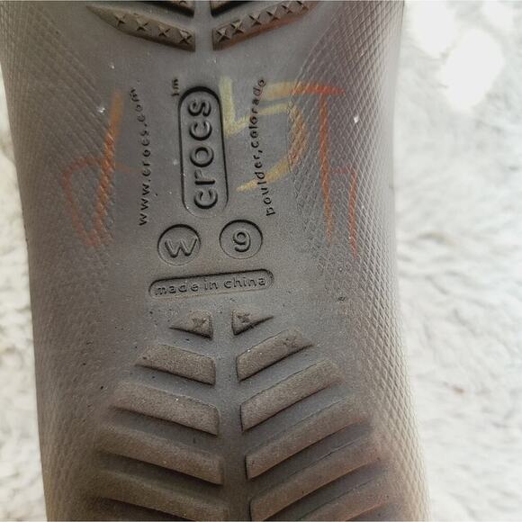 MARY JANE SUEDE BROWN CROCS SIZE 9 - Picture 10 of 10